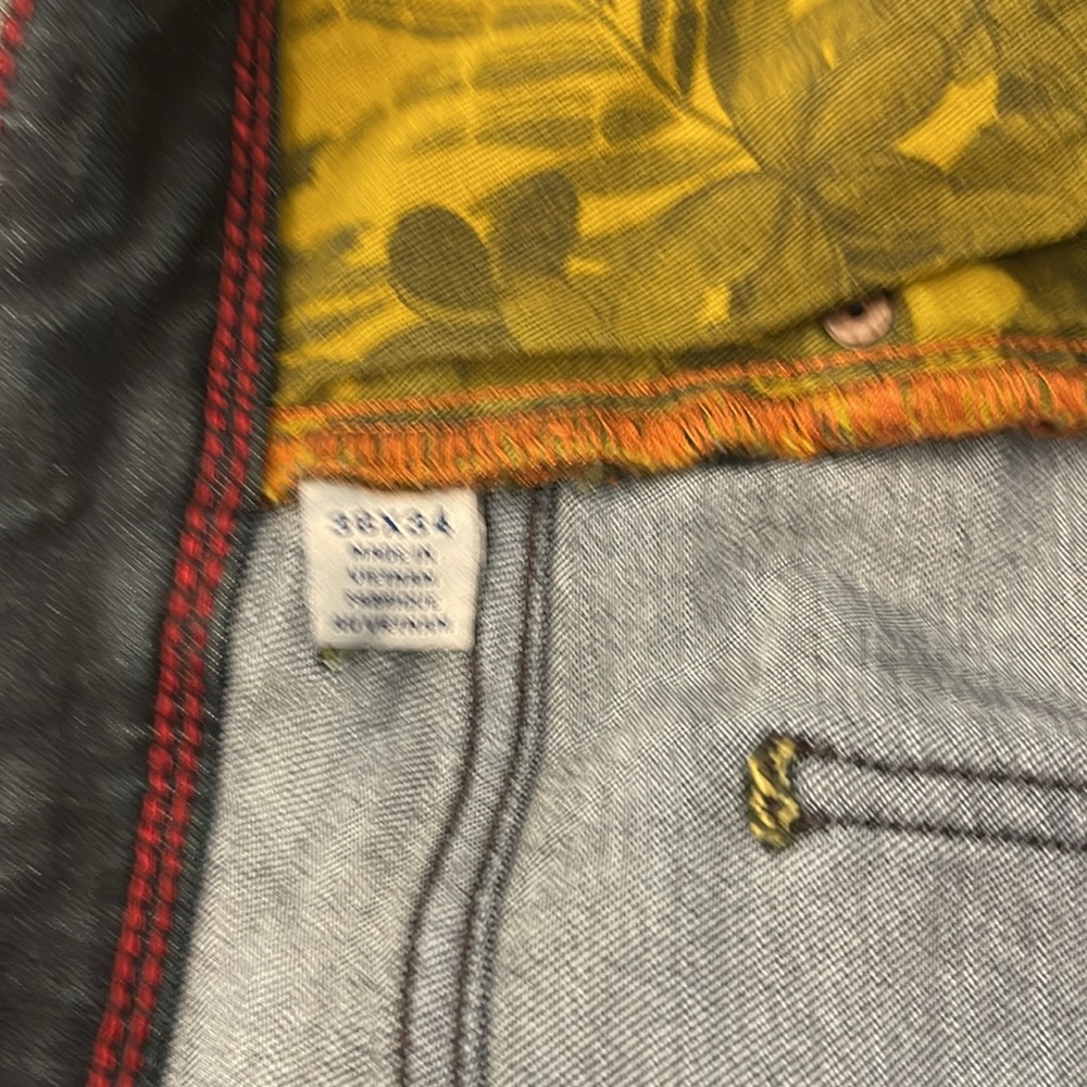 Men’s 36/34 Tommy Bahama relaxed fit jeans - Picture 5 of 6